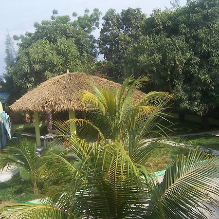 La Cayenna Hotel Et Restaurant Port-au-Prince Exteriör bild