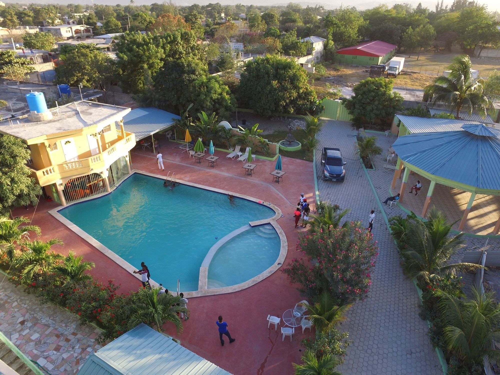 La Cayenna Hotel Et Restaurant Port-au-Prince Exteriör bild